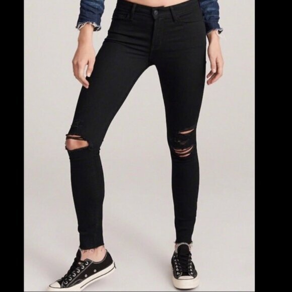 "NWT" Abercrombie & Fitch Harper Super Skinny Black Distressed Jeans- Size 25/0s - Picture 1 of 12